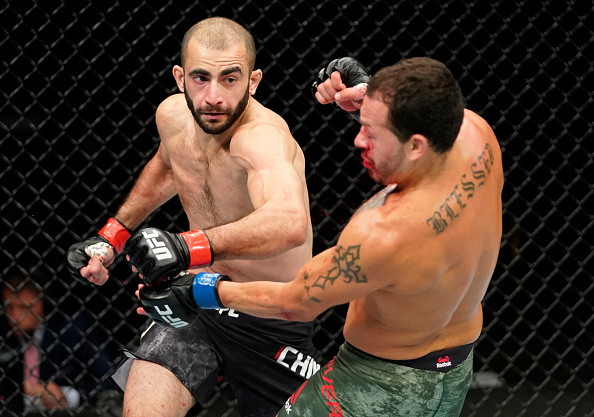 Giga Chikadze, Irwin Rivera (©UFC)