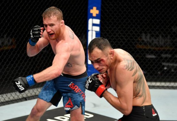 Justin Gaethje, Tony Ferguson (©UFC)
