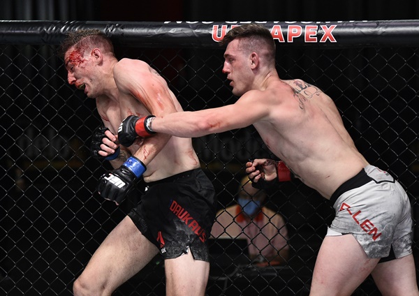 Kyle Daukaus, Brendan Allen (©UFC)
