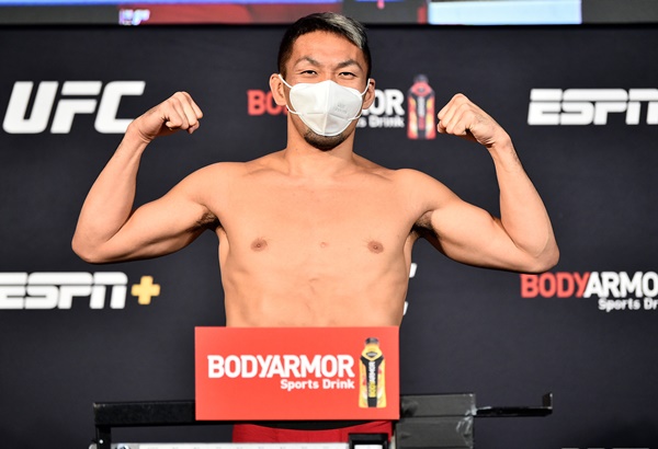 Takashi Sato (©UFC)