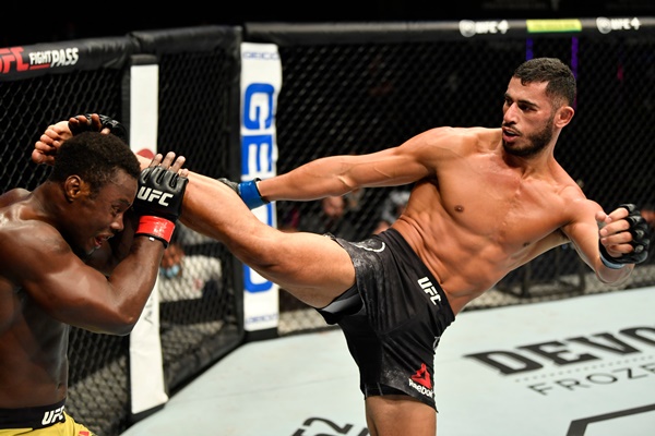 Abdul Razak Alhassan, Mounir Lazzez (©UFC)