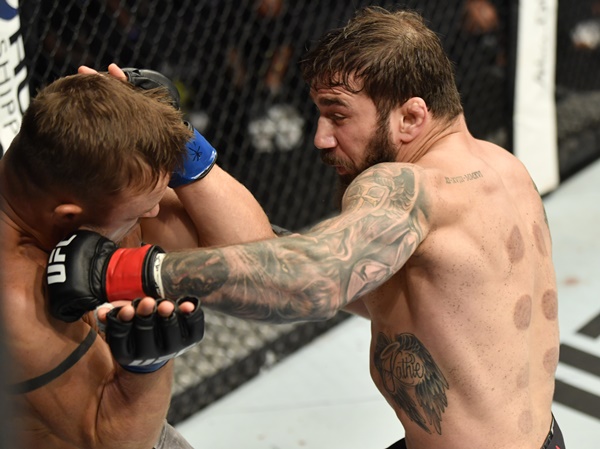 Cody Stamann, Jimmie Rivera (©UFC)