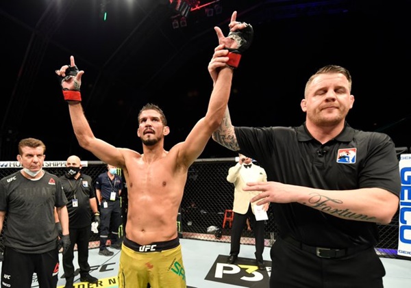 Leonardo Santos, Marc Goddard (©UFC)