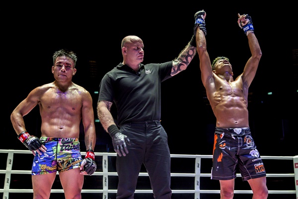 Mark Abelardo, Nick Chapman, Fabricio Andrade (©ONE Championship)