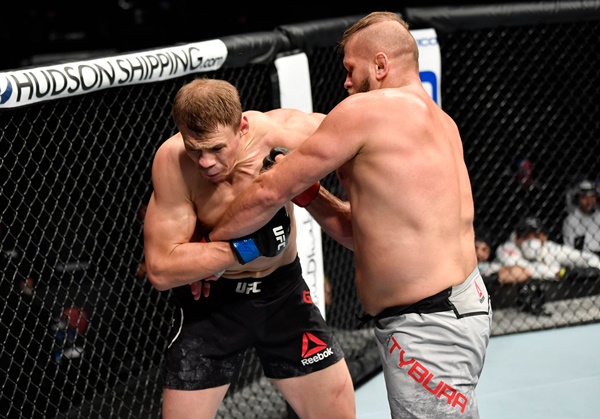 Maxim Grishin, Marcin Tybura (©UFC)