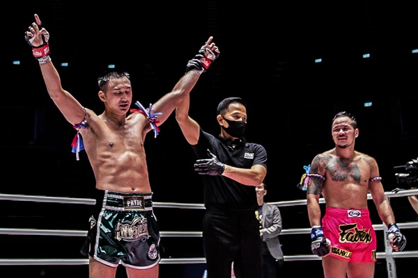 Petchmorakot Petchyindee Academy, Yodsanklai IWE Fairtex (©ONE Championship)