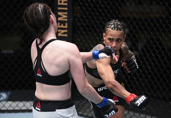 Amanda Lemos (©UFC)