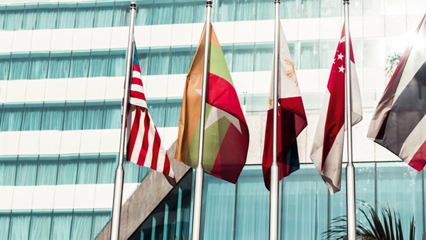 flags of Malaysia, Myanmar, the Philippines, Singapore, Thailand (©Kaung Myat Min)