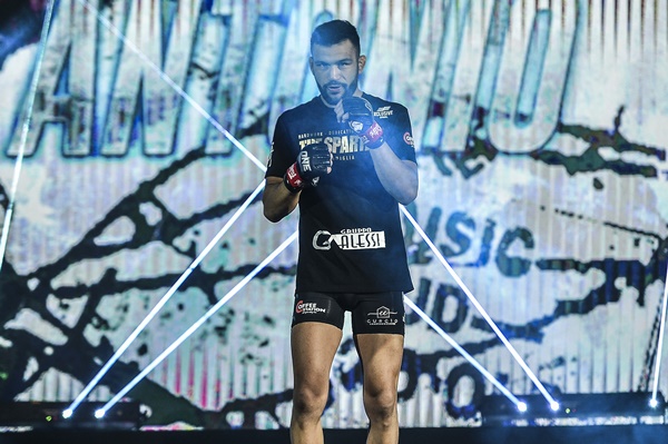 Australia's Antonio Caruso earns 1st ONE Championship win, beats Eduard Folayang at 'ONE: Inside the Matrix' in Singapore
