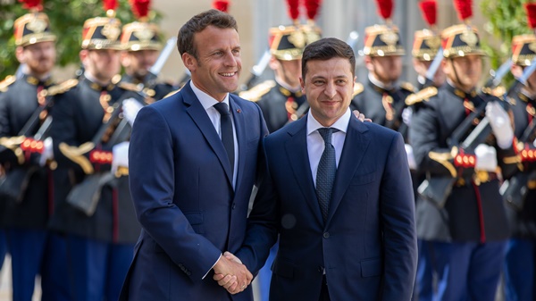 Emmanuel Macron, Volodymyr Zelensky
