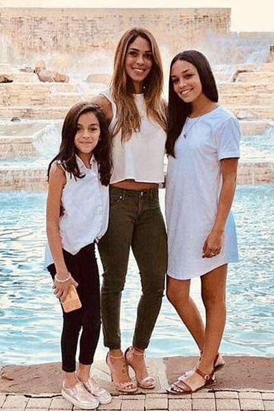 London Sophia Bribiescas, Nichol Leila Olsen, Alexa Denice Montez (©Carlos Montez Jr.)