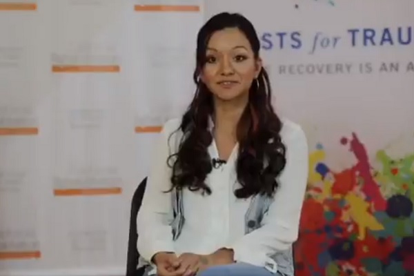 Janelle Hinshaw (©Artists for Trauma)