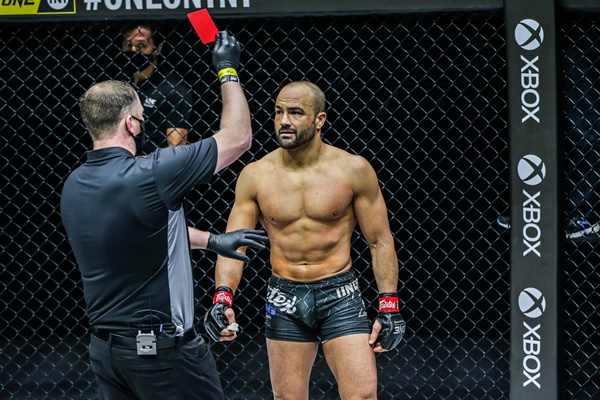 Justin Brown, Eddie Alvarez (©ONE Championship)