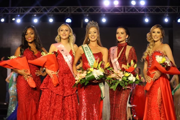 Kristell Ruiz Freeman, Alexandria Kelly, Gizzelle Mandy Uys, Kelley Day, Steffanía Alejandra Rodríguez Vivas (©Miss Eco International)