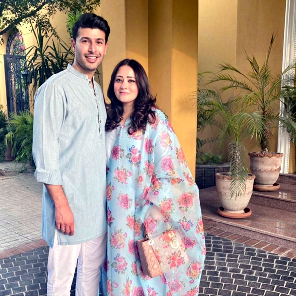 Nael Ahmed, Momina Ahmed