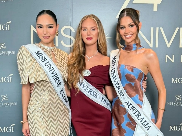 Dana Almassova, Monique Sonne, Lexie Brant