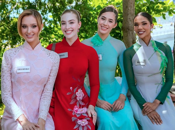 Linda Górecká, Gabriela Botelho, Vitória Babinetchi, Taanusiya Chetty